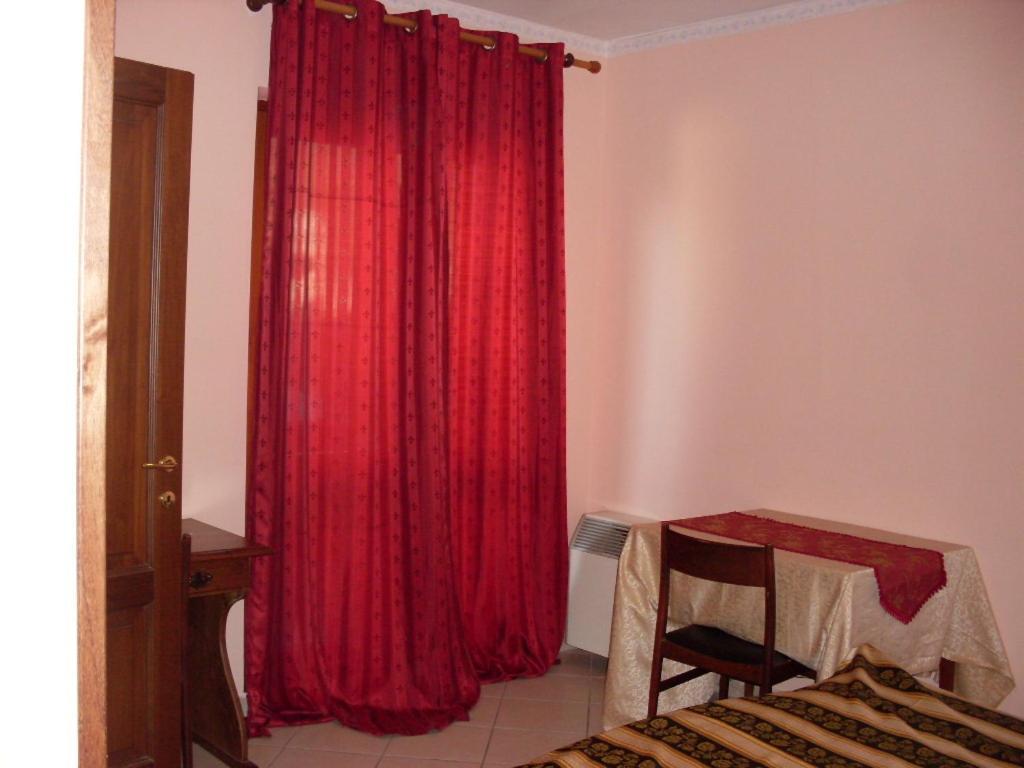 Il Rifugio Hotel Celano Bilik gambar